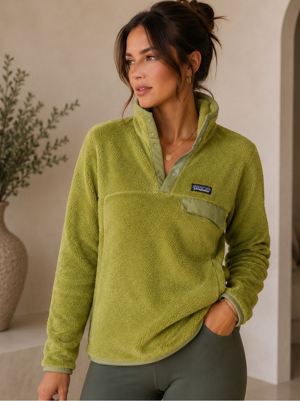 Patagonia Women's Re-Tool Half-Snap Green Fleece Pullover - Picture 2 of 6